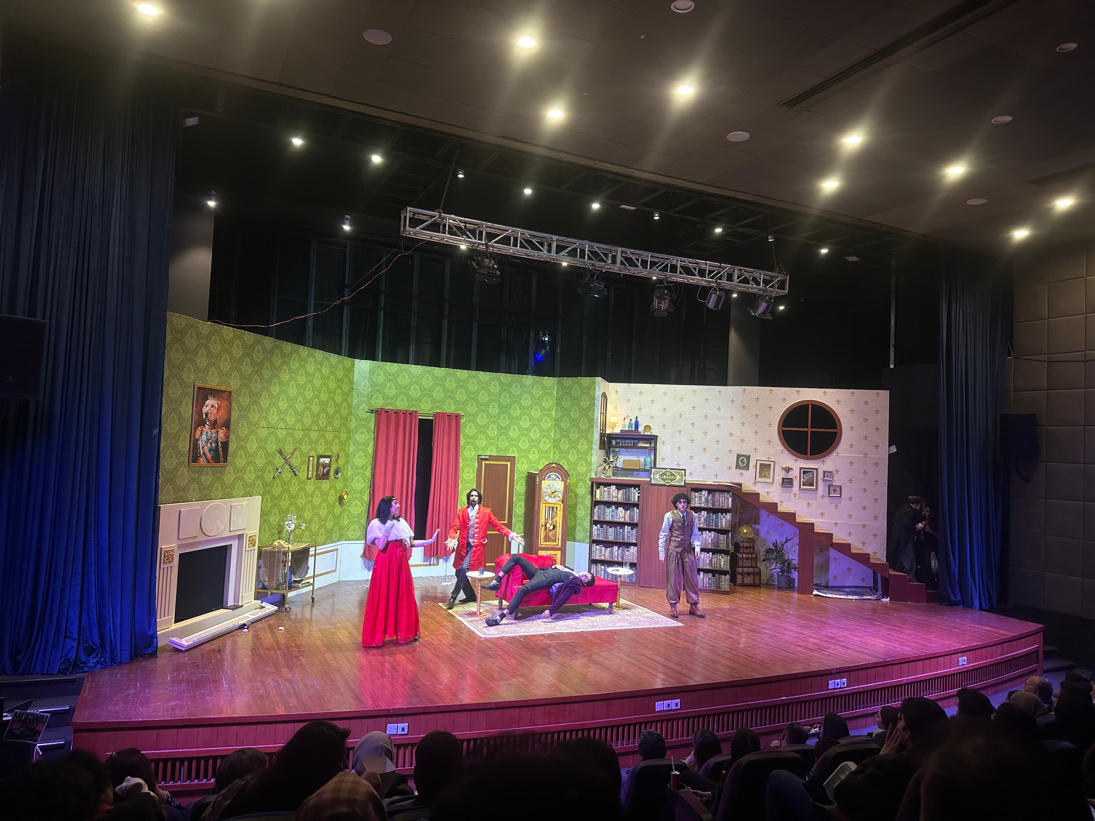 THEATRE - PLAY THAT GOES WRONG